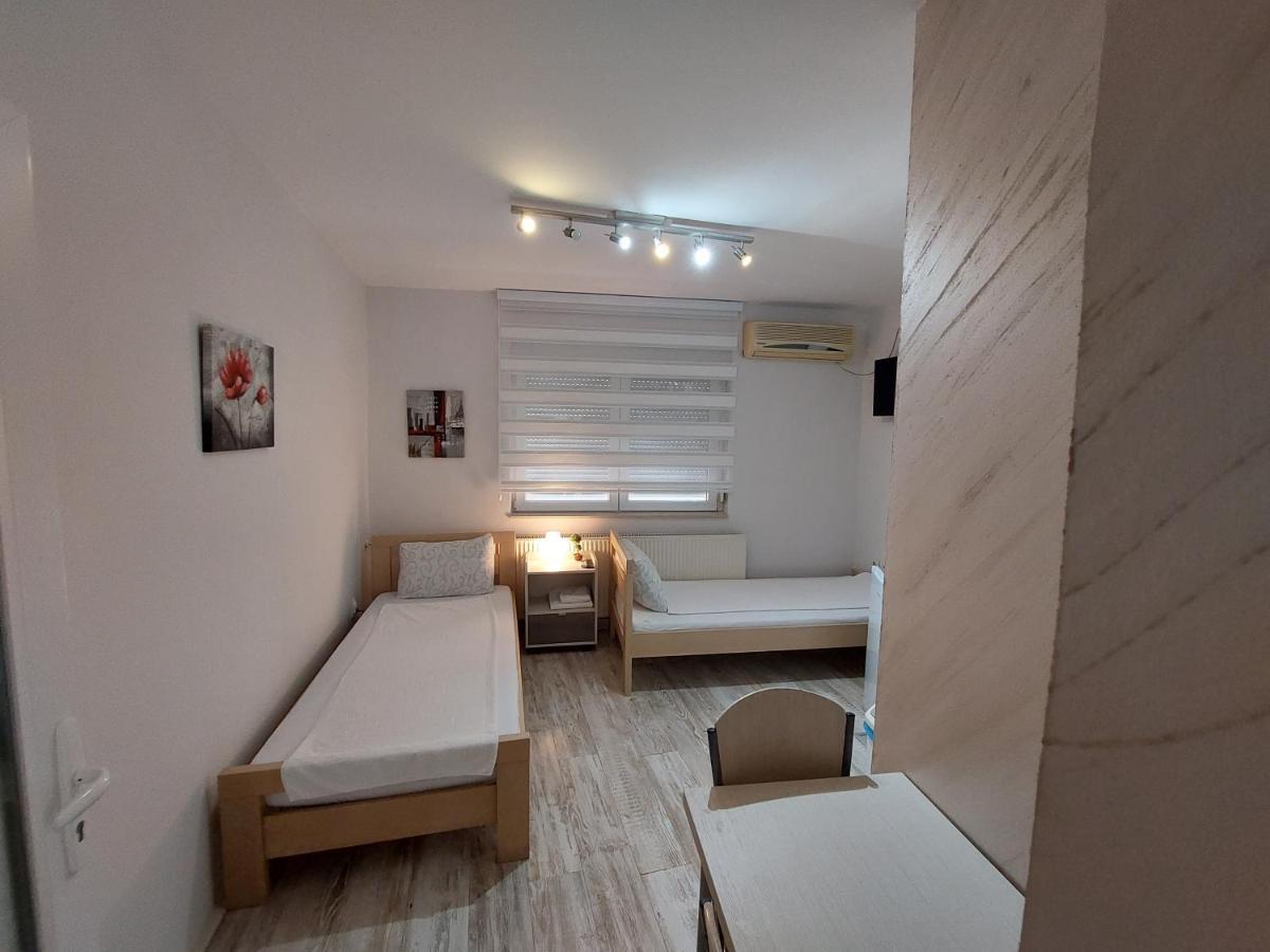 Apartments Sofija Ni Buitenkant foto